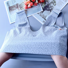 Load image into Gallery viewer, Women's Thin Wireless Side Push Up Large Size Bra