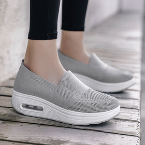 Ladies Solid Color Breathable Platform Sneakers