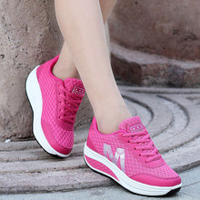 Load image into Gallery viewer, Autumn women&#39;s mesh thick-soled sports shoes
