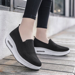 Ladies Solid Color Breathable Platform Sneakers