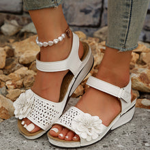 Load image into Gallery viewer, Women&#39;s Summer Hollow Flower Platform Sandals
