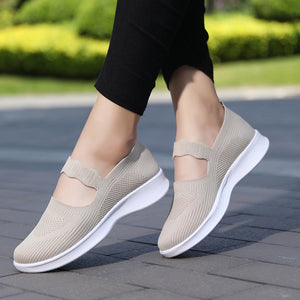 Women's low cut casual flat sneakers