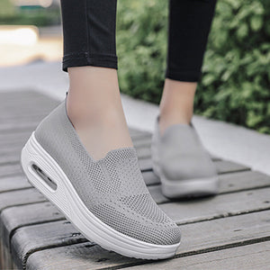 Ladies Solid Color Breathable Platform Sneakers