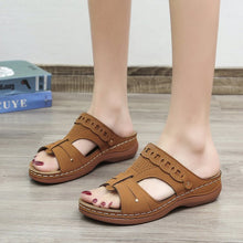 Load image into Gallery viewer, Fashion personality solid color platform women&#39;s slippers
