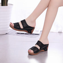 Load image into Gallery viewer, Stitched Cutout Wedge Summer Slippers
