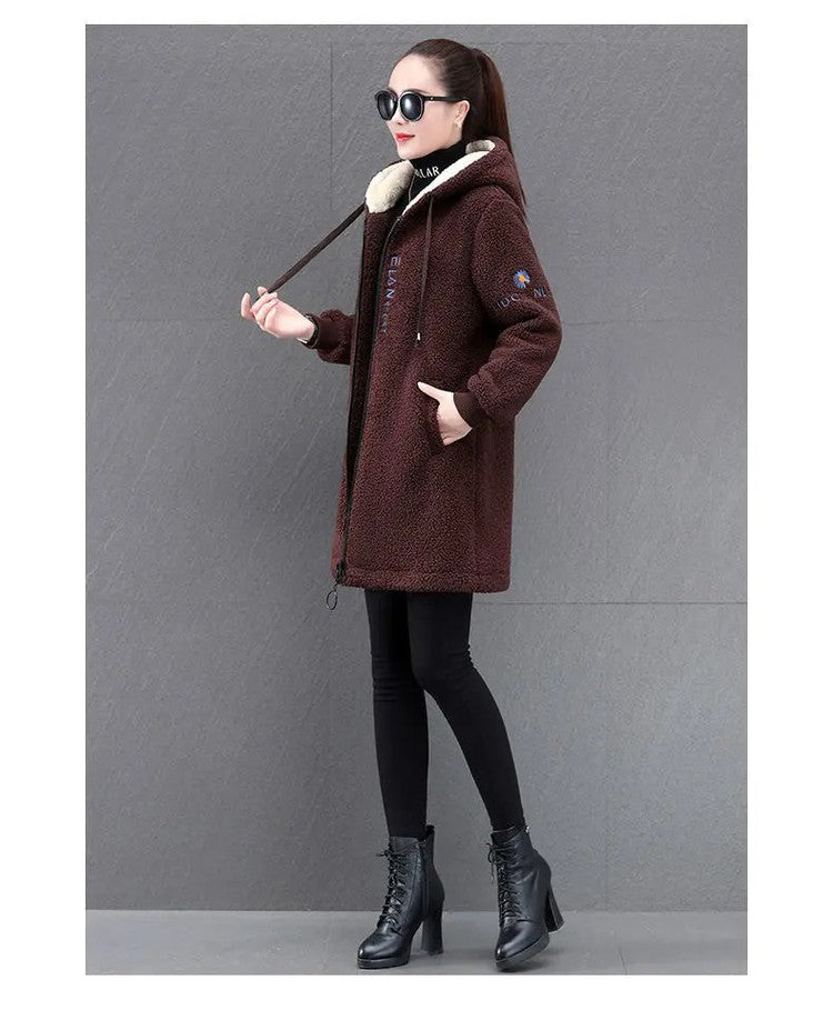Casualmente largo, acolchoado e com casaco espesso de comprimento médio